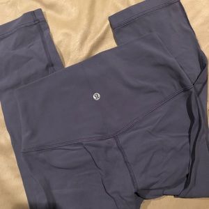 Lululemon cropped yoga